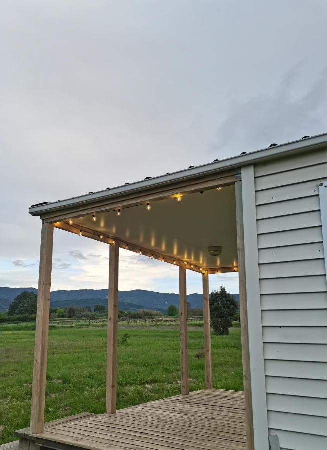 Bungalow Au Pied Du Luberon Saint-Martin-de-la-Brasque Екстериор снимка